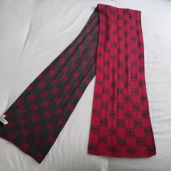 Michael Kors scarf - Picture 2 of 6